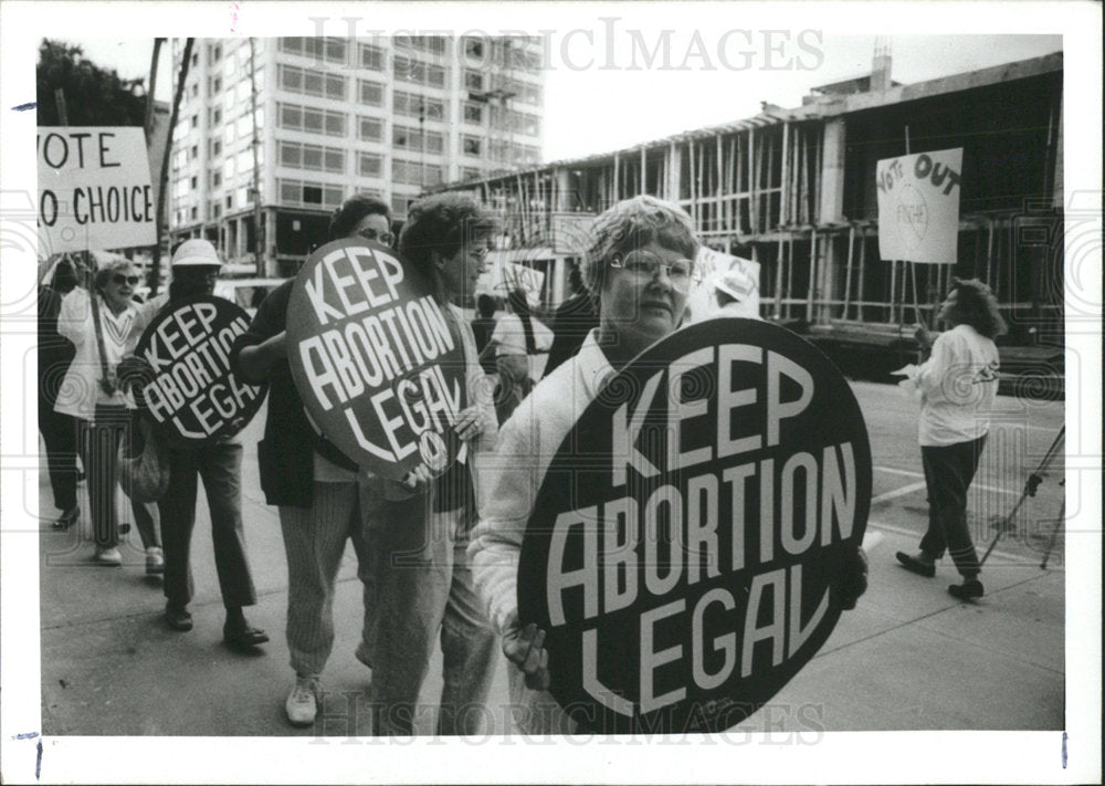 1990 Press Photo St Petersburg Marchers Keep Abortion - Historic Images