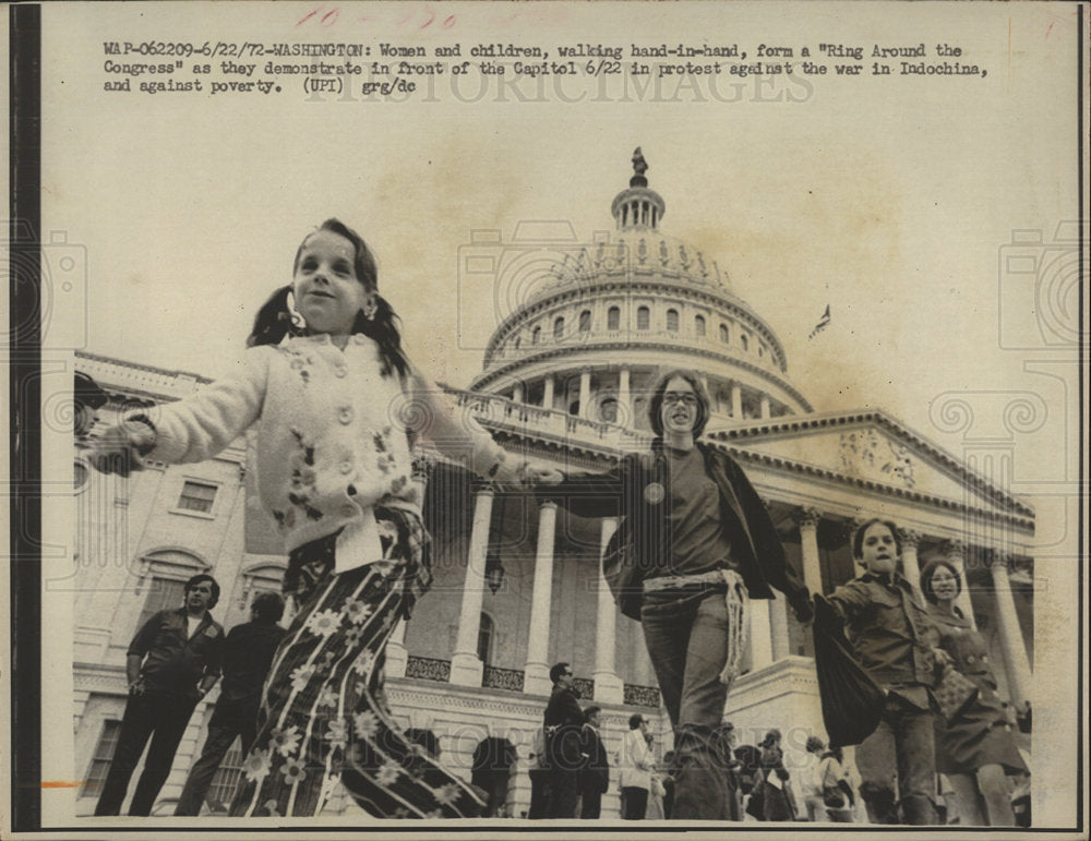 1972 Press Photo Peace Ring Capitol Demonstration  - Historic Images