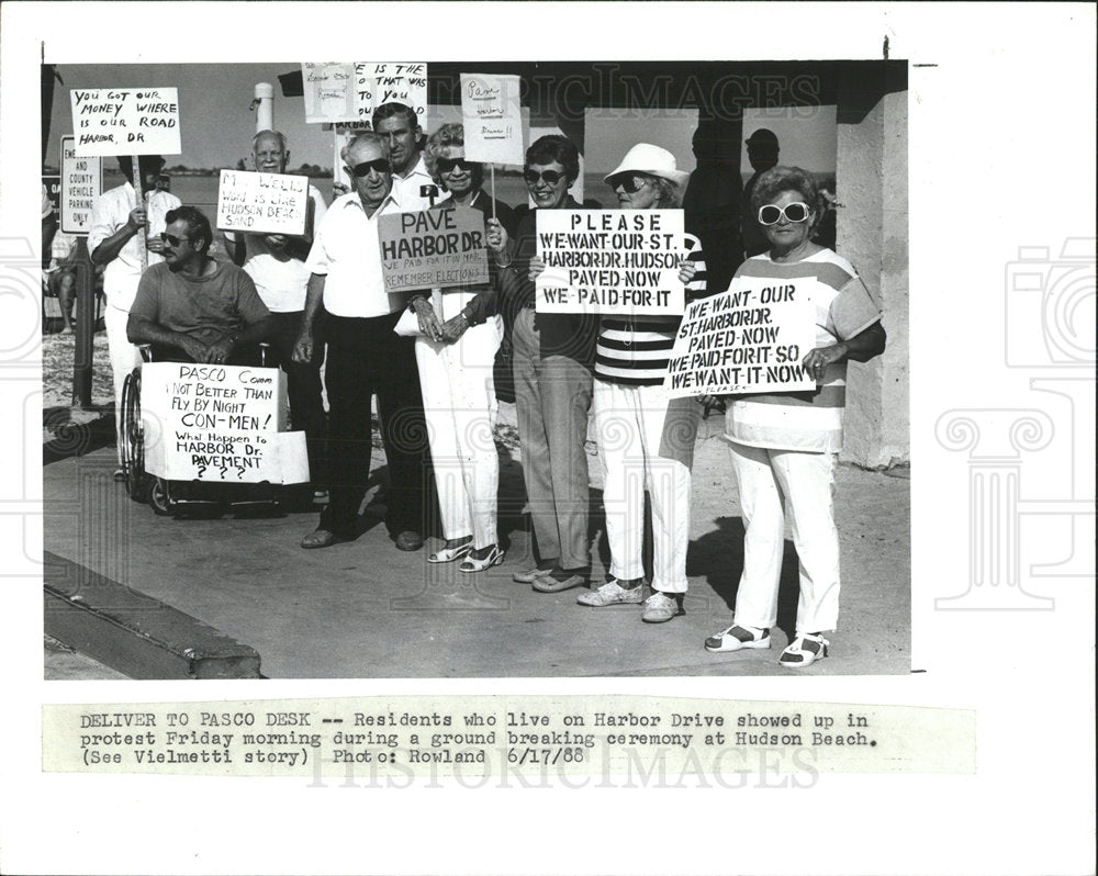1988 Press Photo Florida Demonstration - Historic Images