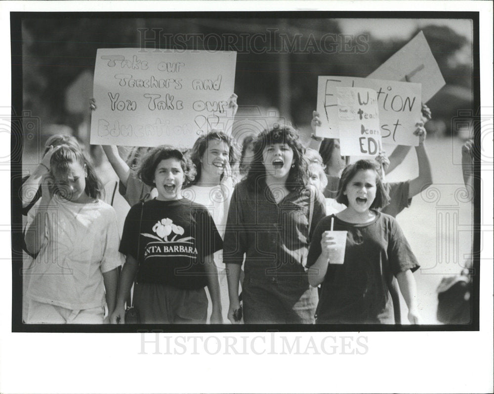 1991 Press Photo Students Protest Largo Middle School  - Historic Images