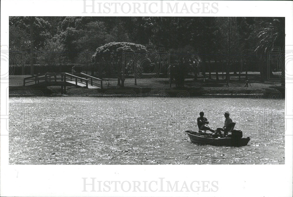 1988 Press Photo Fishermen Fishing Lake Taylor  - Historic Images
