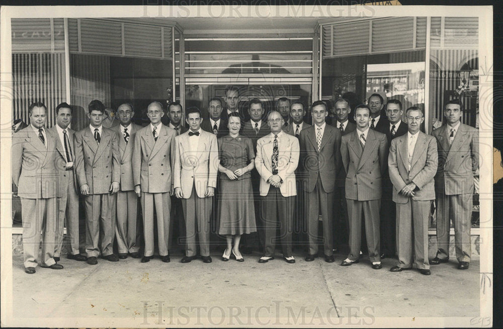 1940 Press Photo Men's Store Personnel - Historic Images
