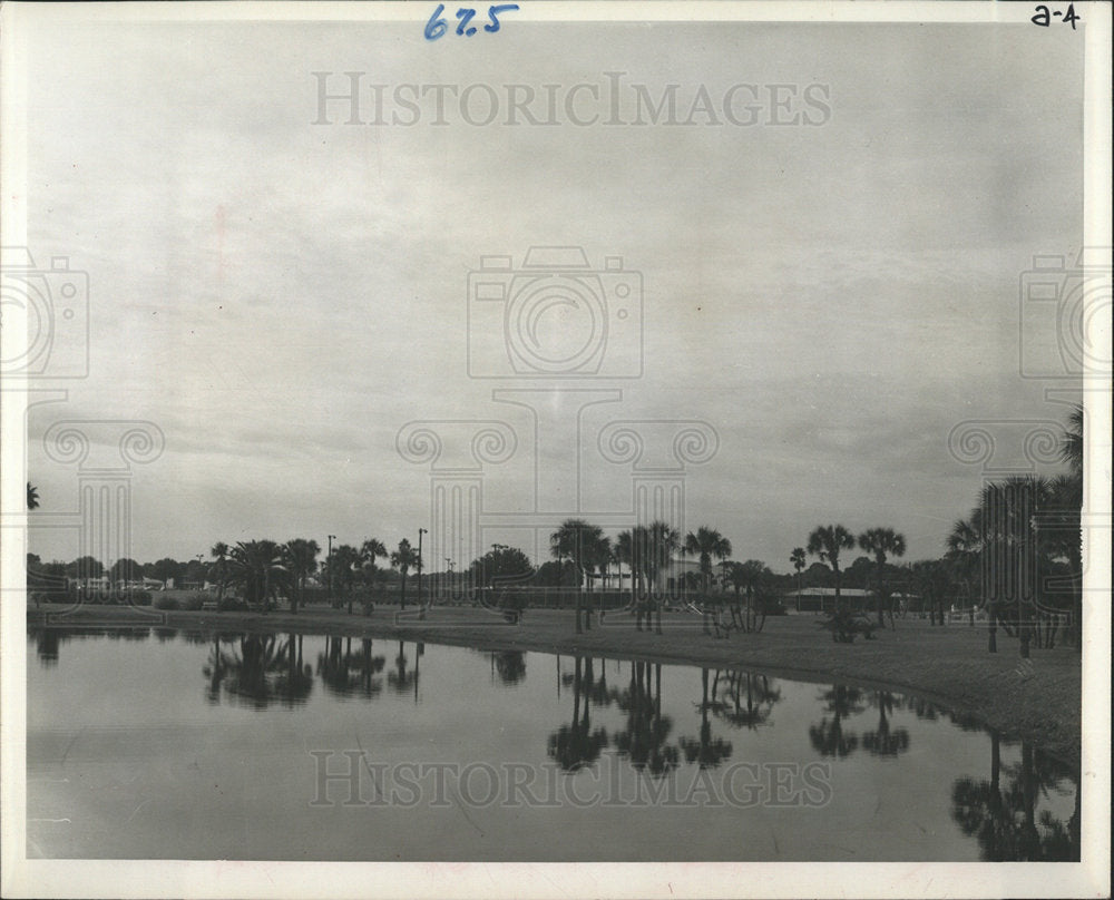 1965 Press Photo St Petersburg Waterfront Park Scene - Historic Images