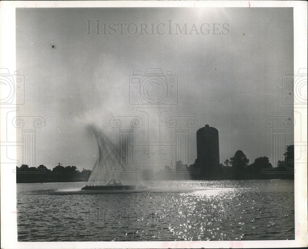 1966 Press Photo Clearwater's fountain in Crest Lake  - Historic Images