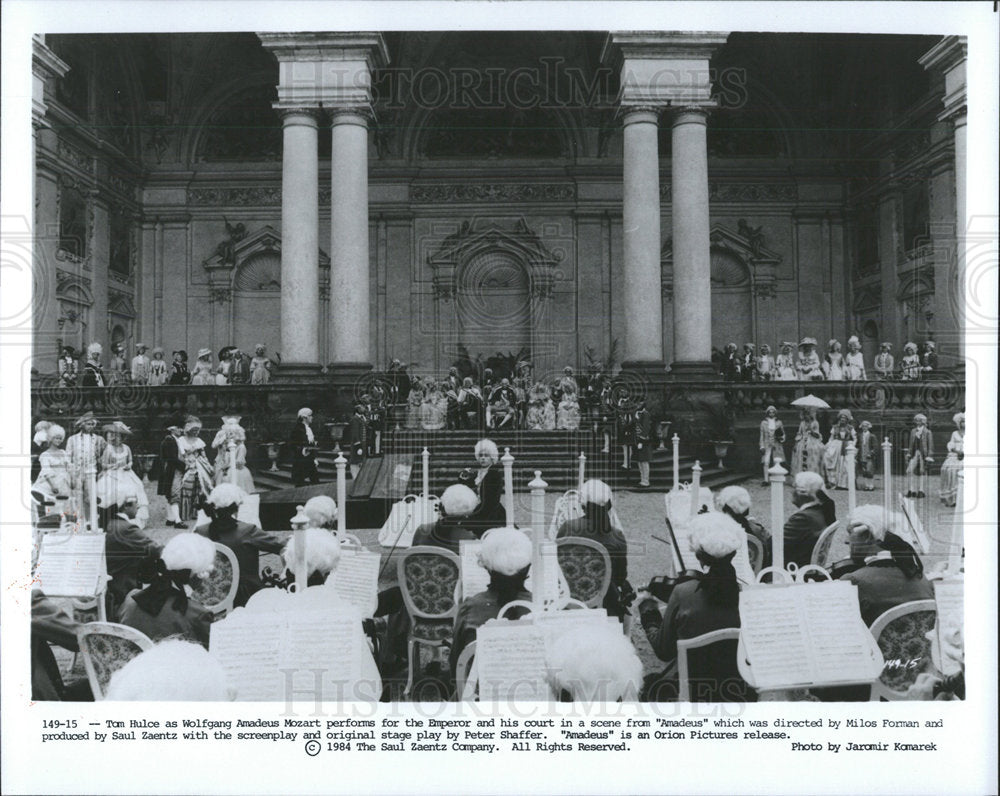 1984 Press Photo Amadeus Film Emperor Performance Scene - Historic Images