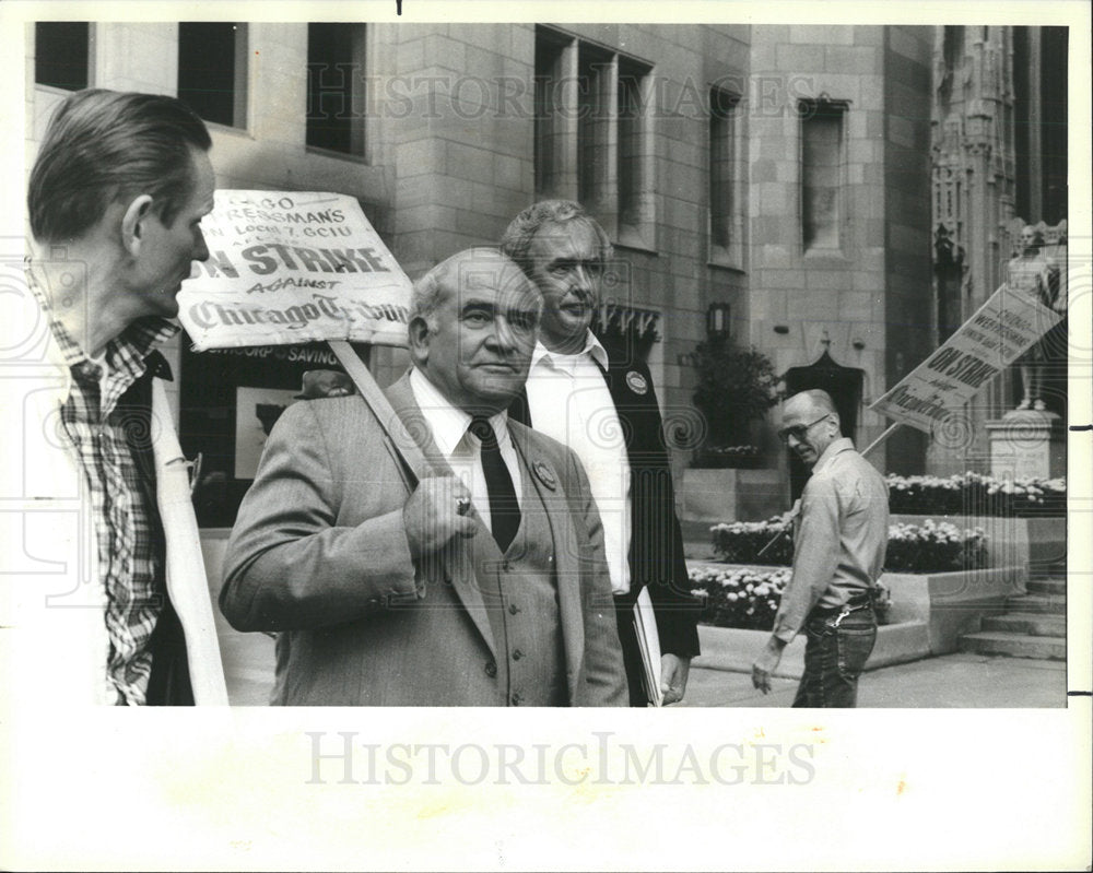 1985 Press Photo Chicago Tribune Strike Actor Asner - Historic Images