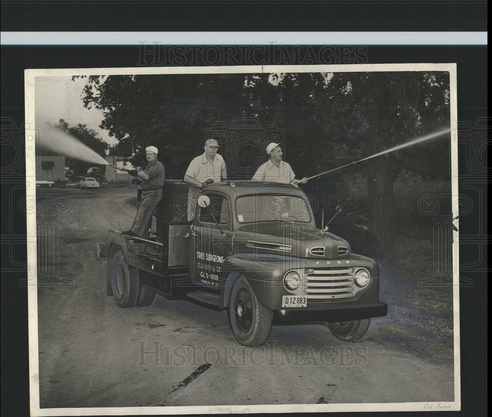 1952 Franklin Park Men Spraying Mosquitos - Historic Images
