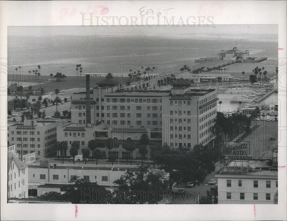 1967 Press Photo East Municipal Pier building  - Historic Images
