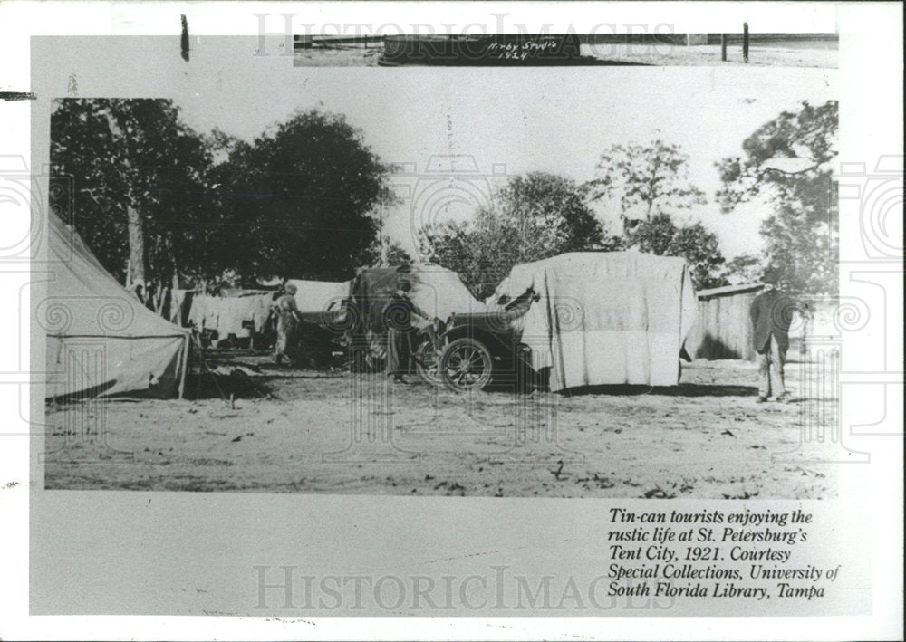 1989 Press Photo Rustic Life-St. Petersburg's Tent City - Historic Images