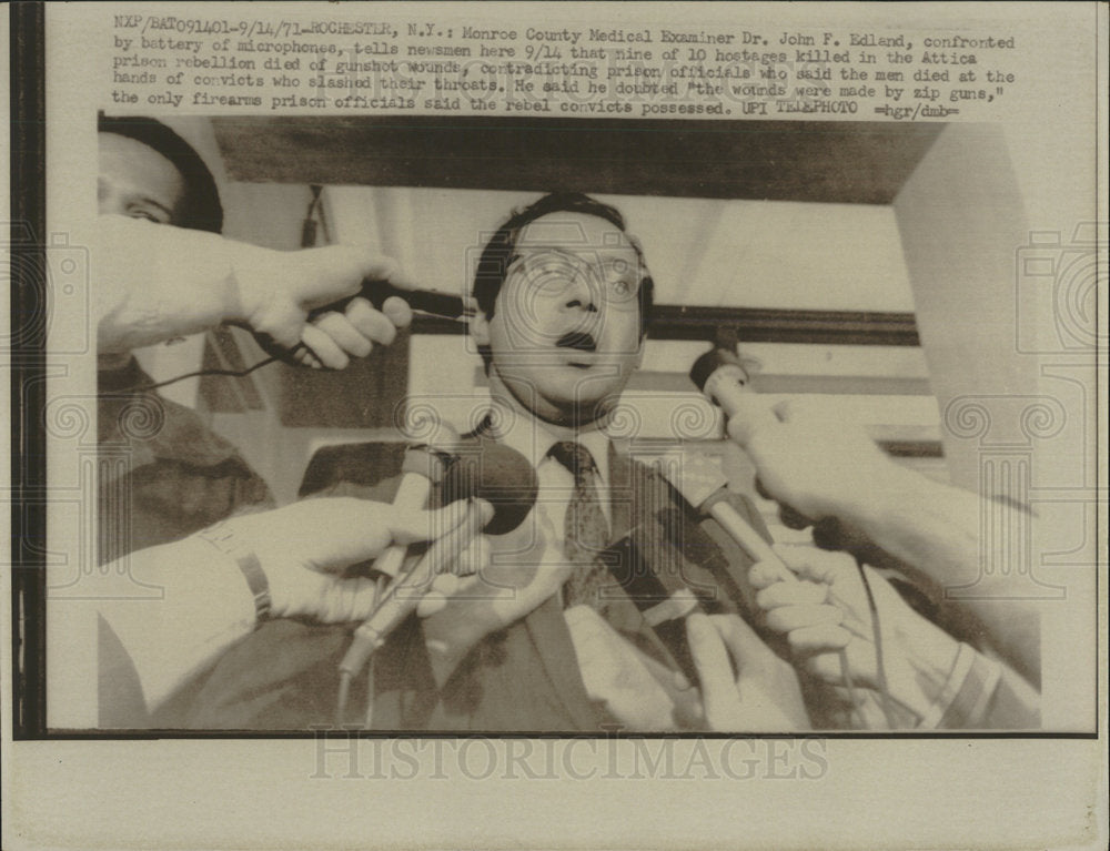 1971 Press Photo John Edland Monroe microphone Battery - Historic Images