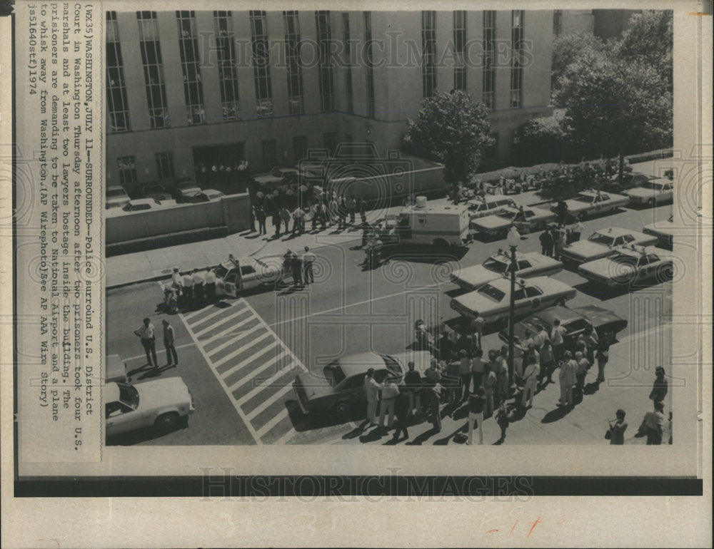 1974 Press Photo Police US District Court marshal  - Historic Images