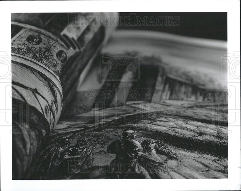 1994 Press Photo Diversi Ornati Di Pompeia Book - Historic Images