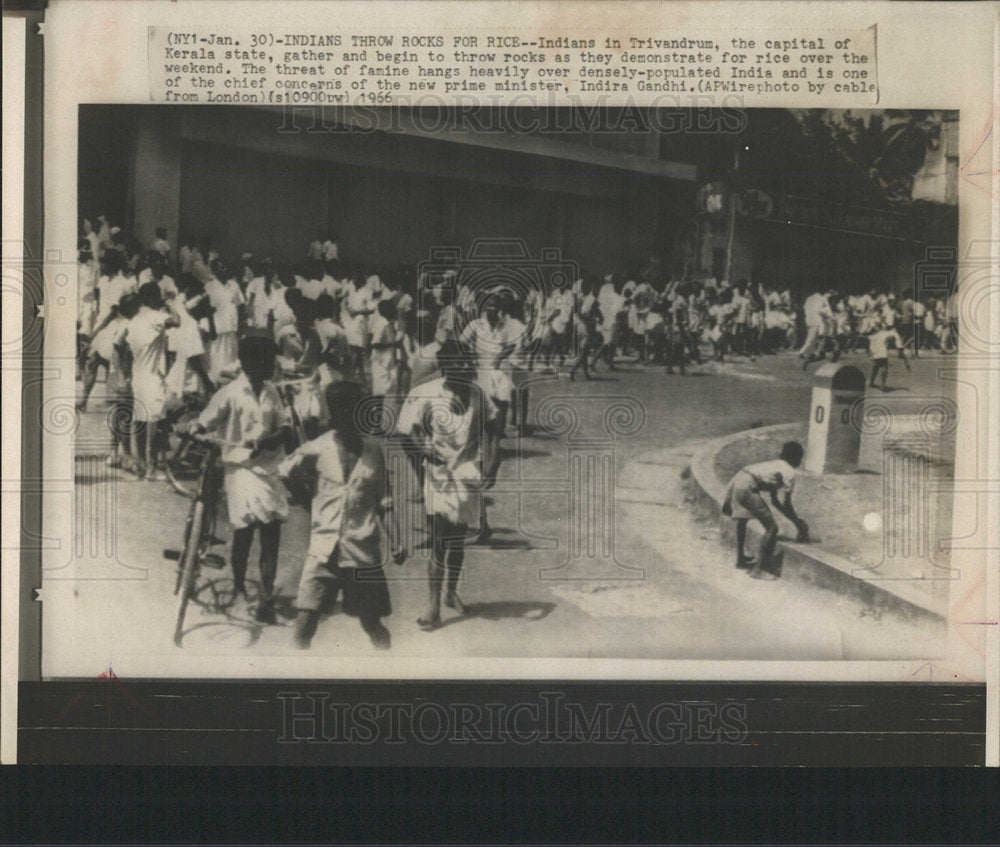 1966 Press Photo Indians Trivandrum India Protest Famin - Historic Images