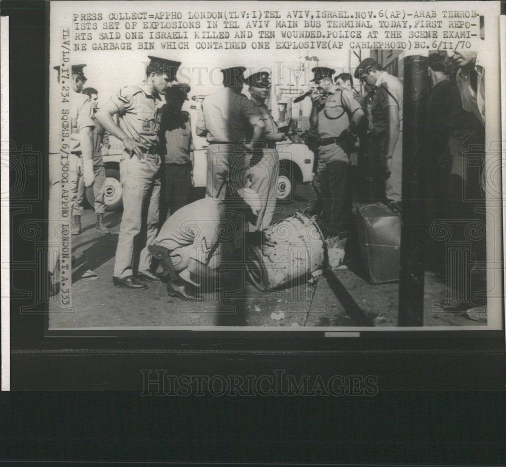 1970 Press Photo Arab Terrorost Bus Terminal Tel Aviv - Historic Images
