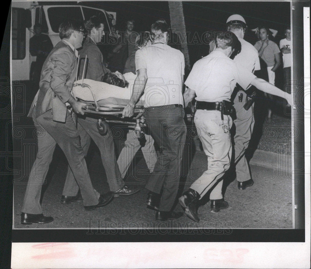 1972 Press Photo  Demonstrator Tallahassee Struck Car - Historic Images