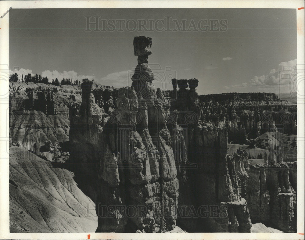 1974 Press Photo Thors Hammer Temple Osiris Bryce Park - Historic Images