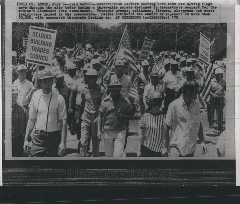 1970 Press Photo Construction Worker Parade Demonstrate - Historic Images
