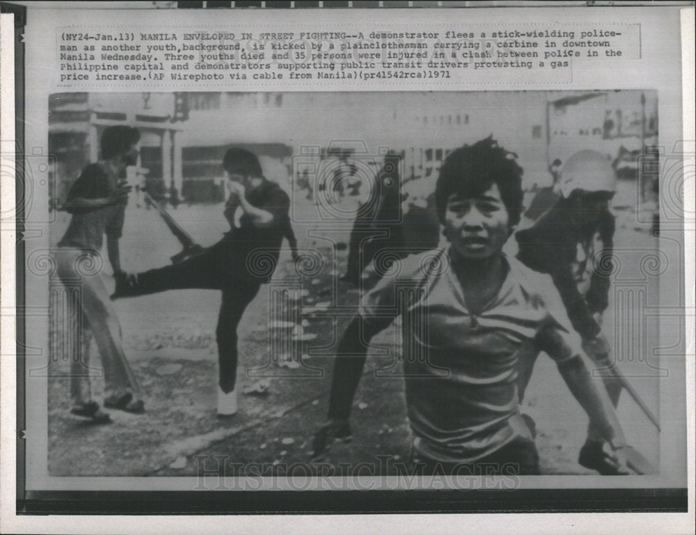 1971 Press Photo Strikes Riots Manila Philippines - Historic Images