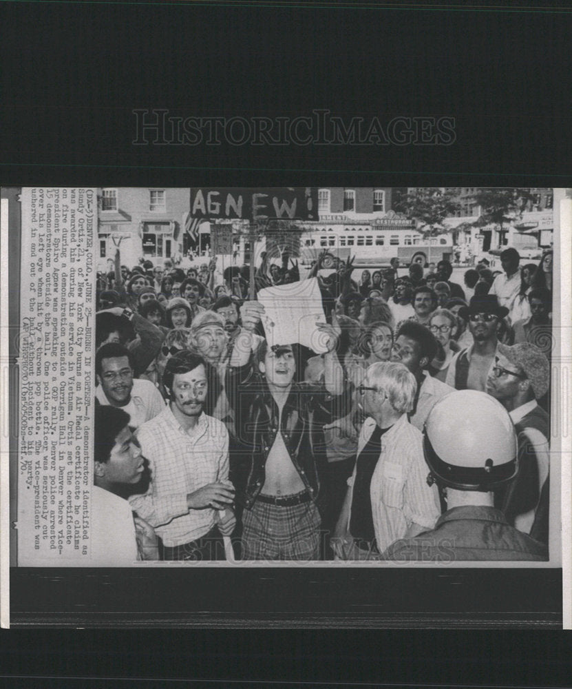 1970 Press Photo Sandy Ortiz Protests Vietnam War - Historic Images