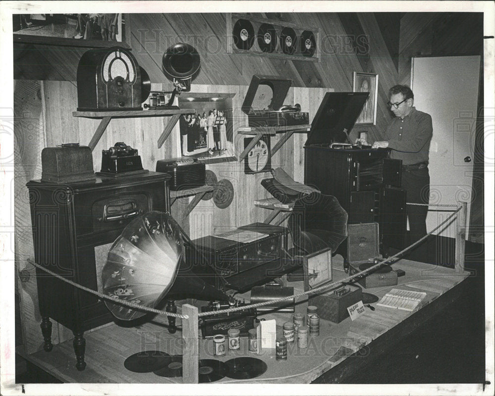 1981 Press Photo Old Music Boxes & Phonographs - Historic Images
