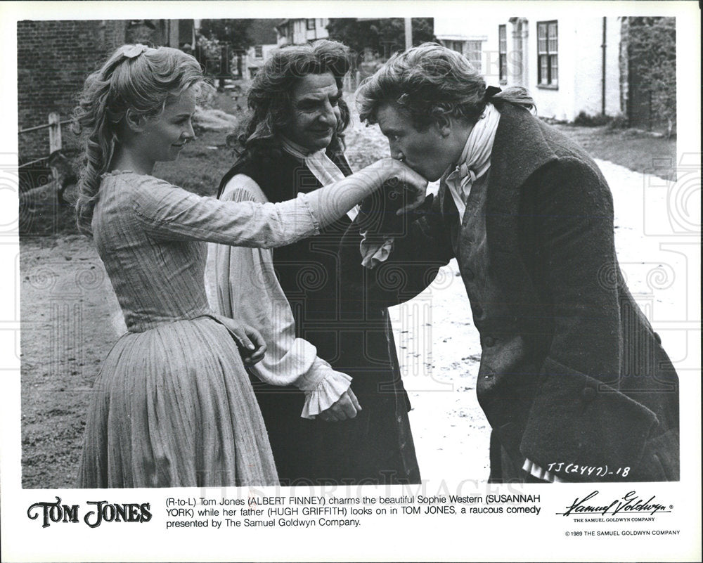 1989 Press Photo Tom Jones Albert Finney Susannah York - Historic Images