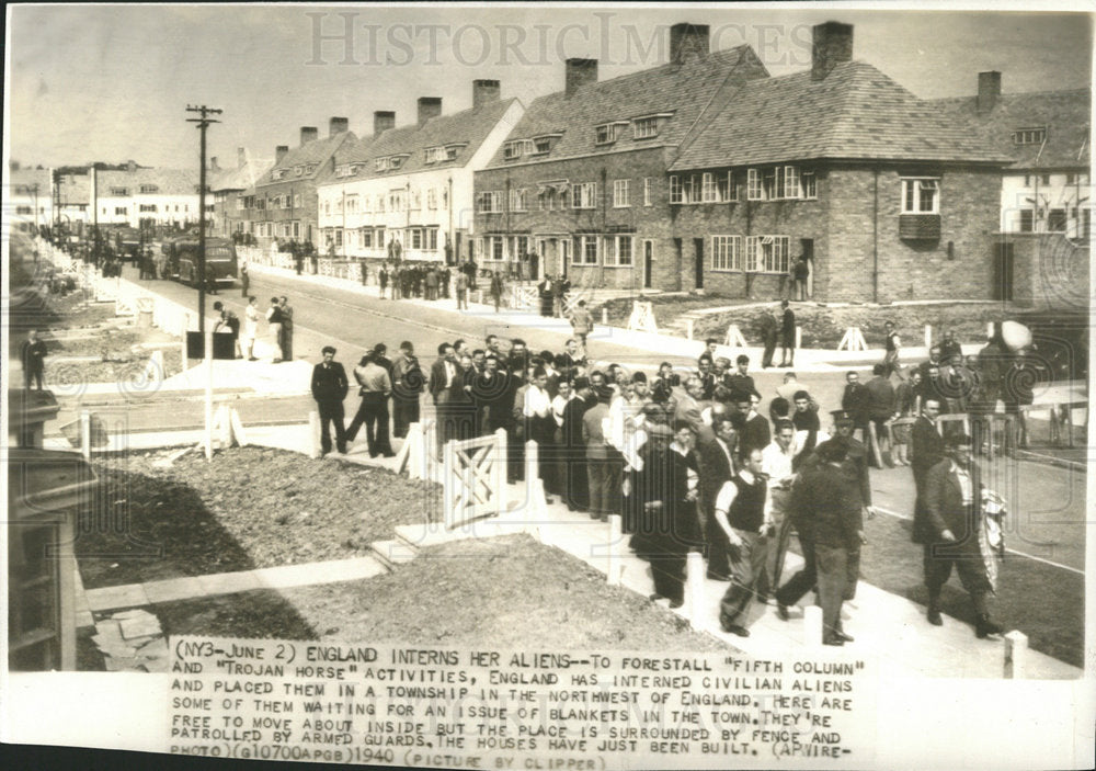 1940 Press Photo Civilian Aliens England Fifth Column  - Historic Images