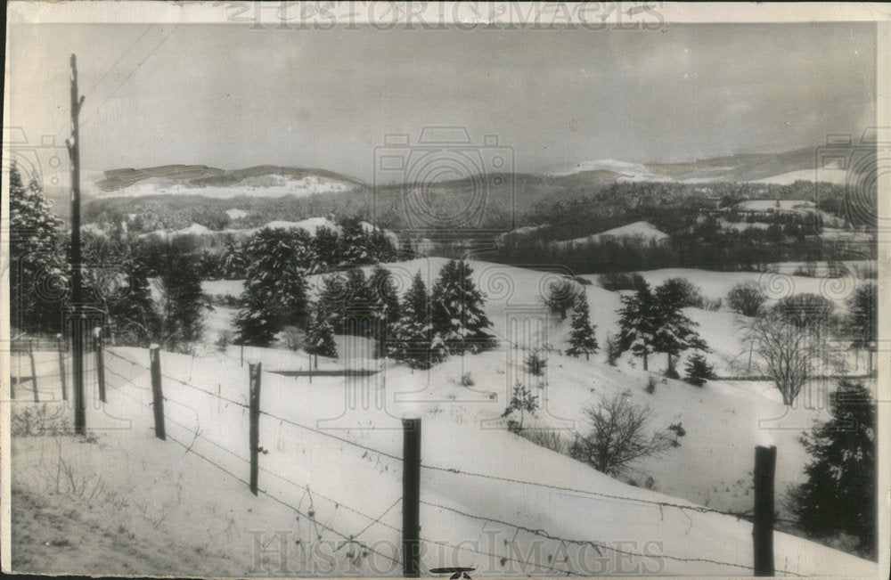 1944 Press Photo Snowflakes Are Plentiful In Vermont - Historic Images