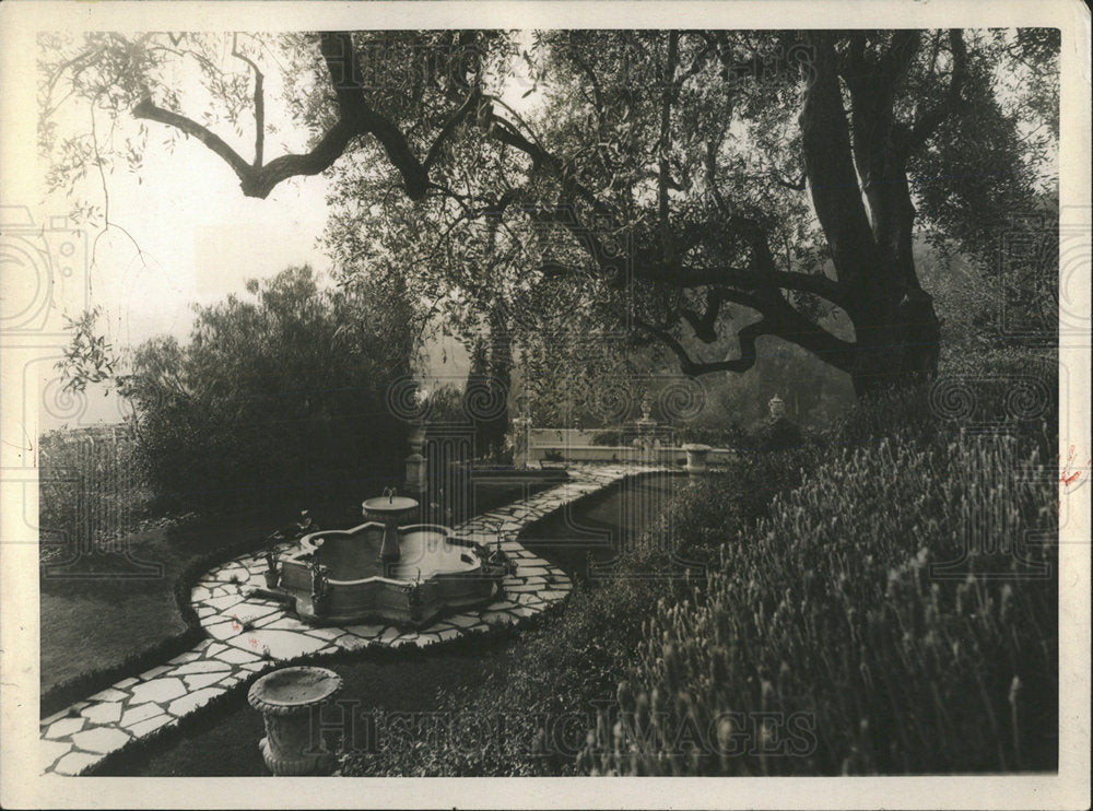 1931 Press Photo Ornamental Garden At Villa Clairefonta - Historic Images