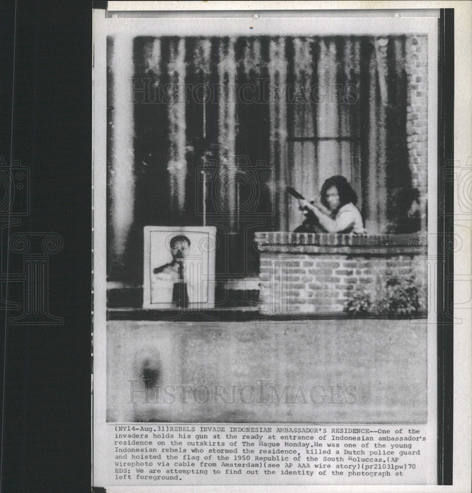 1970 Press Photo Rebels invade Indonesian ambassador  - Historic Images