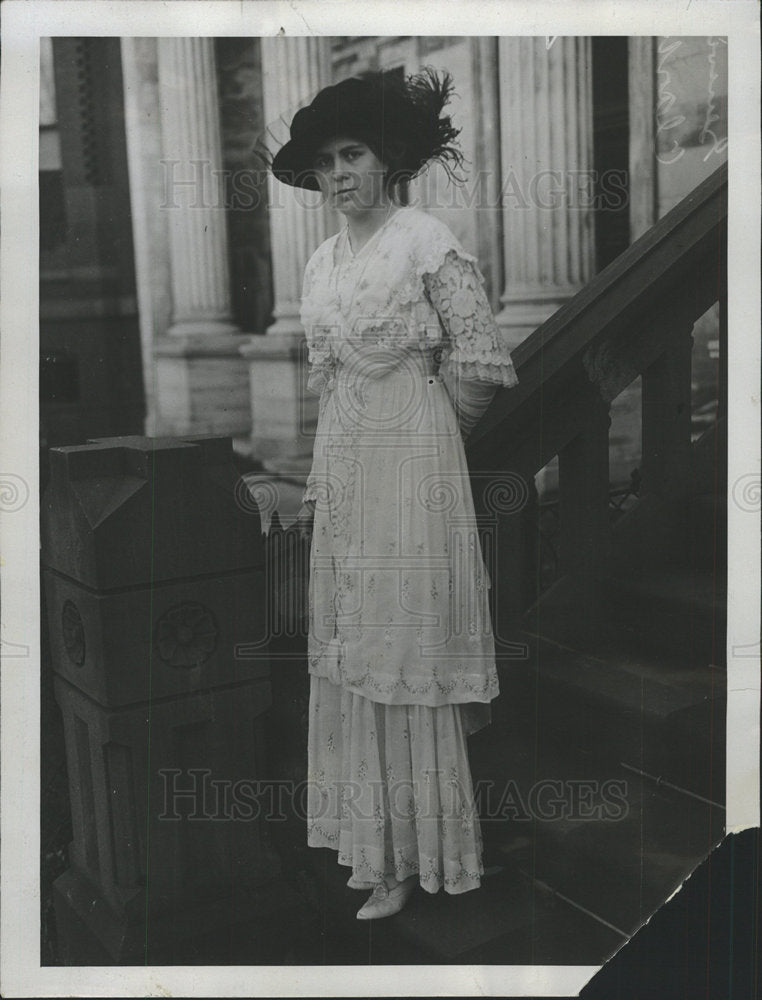 1914 Press Photo Miss Genevieve Clark James Thompson  - Historic Images