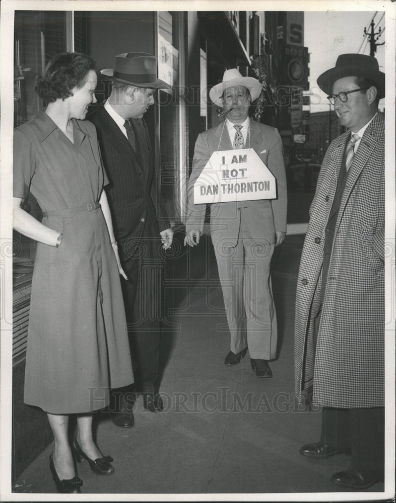 Press Photo Mrs Reta Burgess Bill Tams Weather ford  - Historic Images