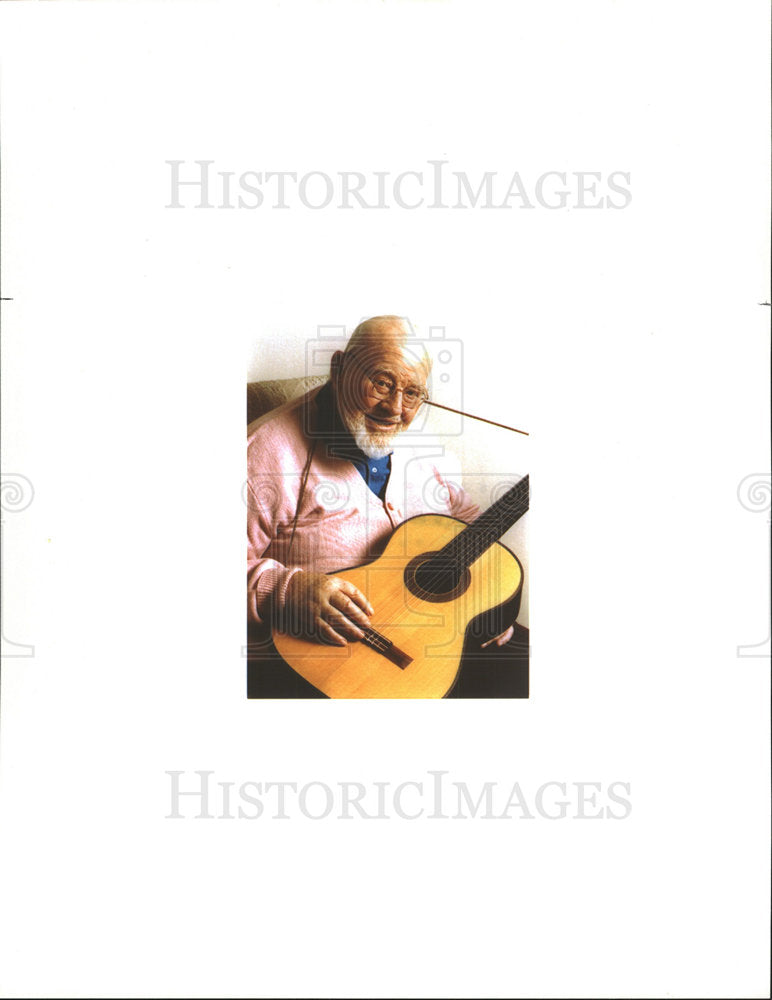 1995 Press Photo Burl Ives America Folk Music Comedy  - Historic Images