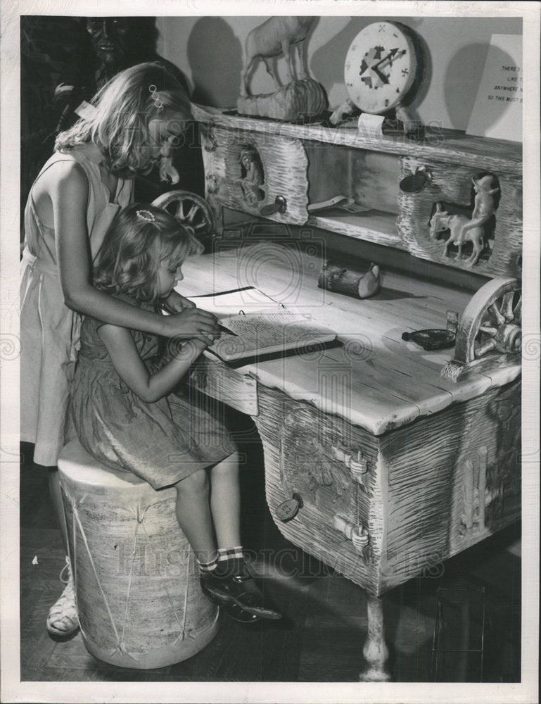 1950 Press Photo Sandra Eulberg Renee Eulberg Ind Child - RRY46971-Historic Images
