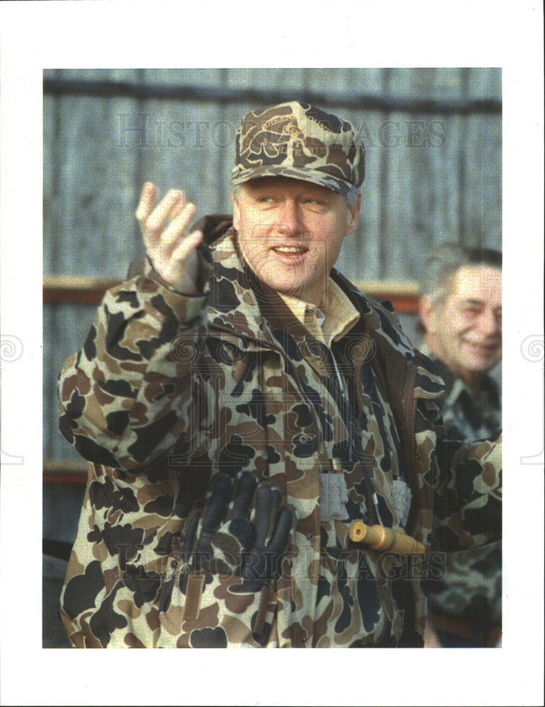1993 Press Photo Bill Clinton Goes Hunting - Historic Images