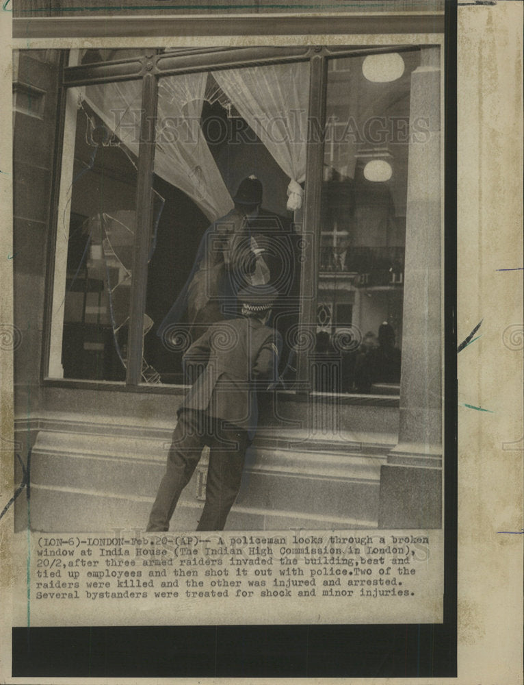 Press Photo Window India House London armed raiders  - Historic Images