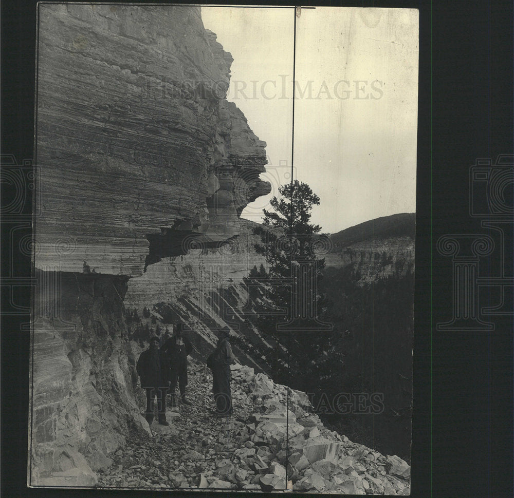 1944 Press Photo Colorado Rock Frozen Crude Oil  - Historic Images