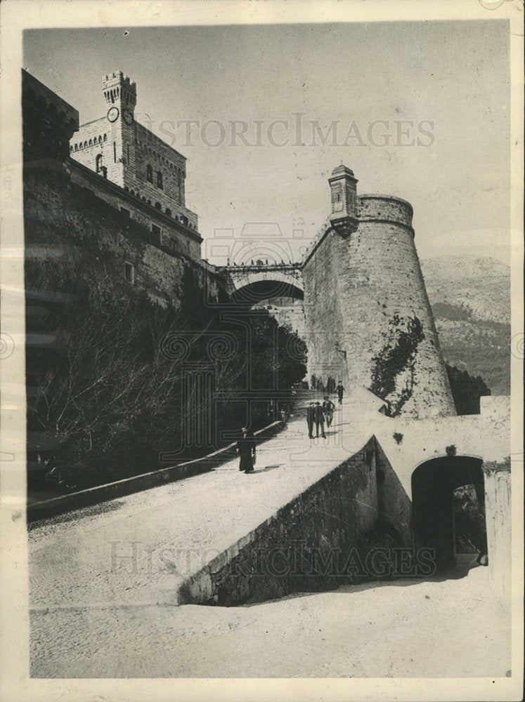 Press Photo Monte Carlo Dilemma World French German - Historic Images