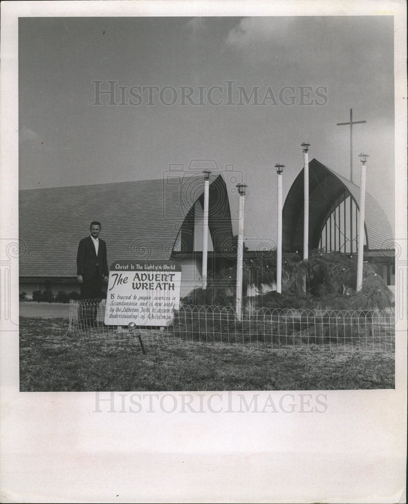 1966 Press Photo Rev. Ellerbusch Lutheran Church Cross - Historic Images