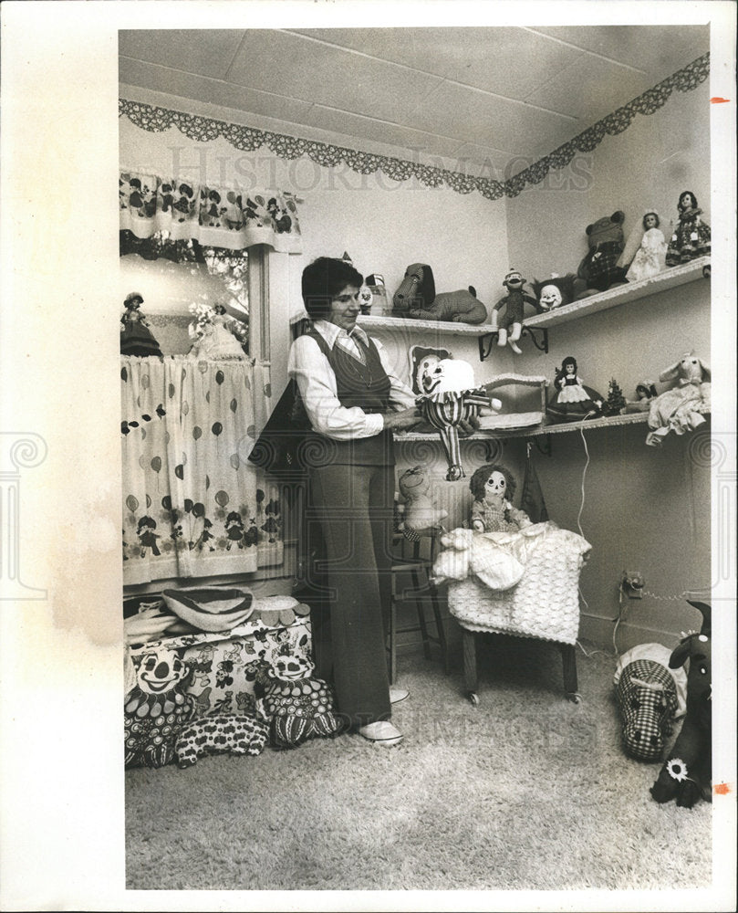 1976 Press Photo The Red Geranium Shop Childrens Room - Historic Images