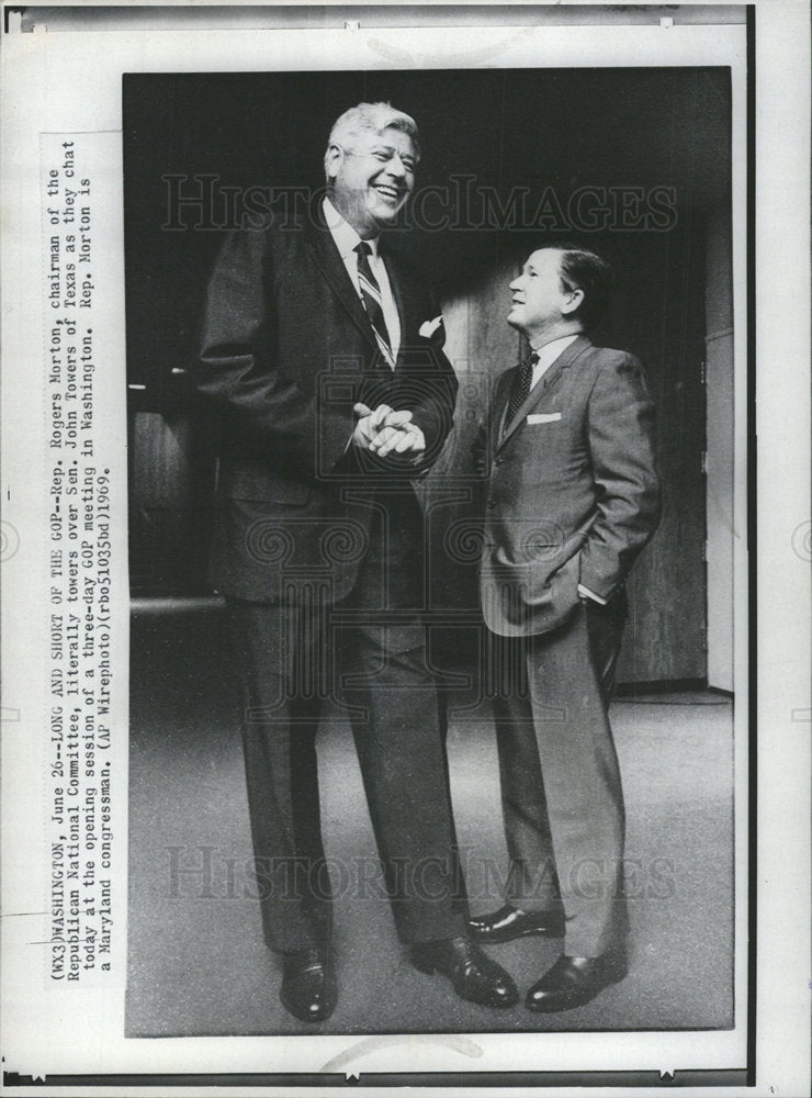 1969 Press Photo Rogers Norton Towers Over John Towers - Historic Images