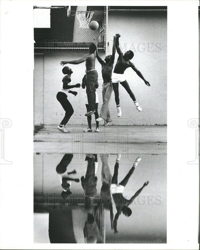 1983 Press Photo Basketball Northwest Youth Center  - Historic Images