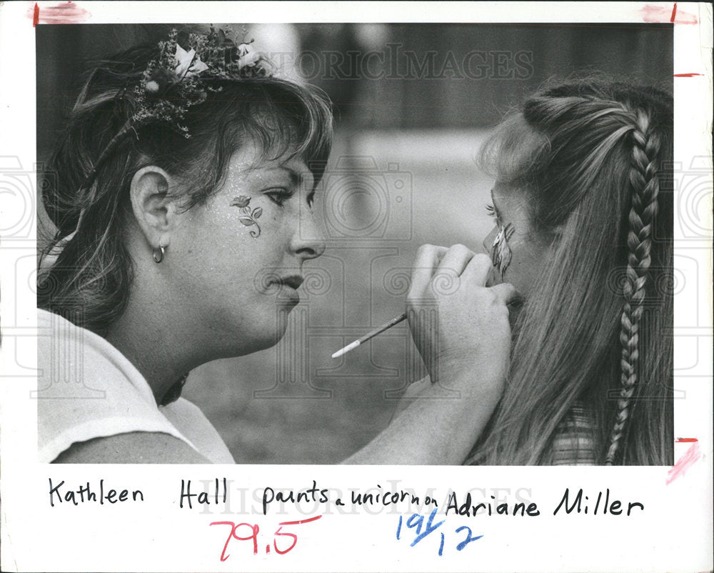 1983 Press Photo Renaissance Festival Face Painting - Historic Images