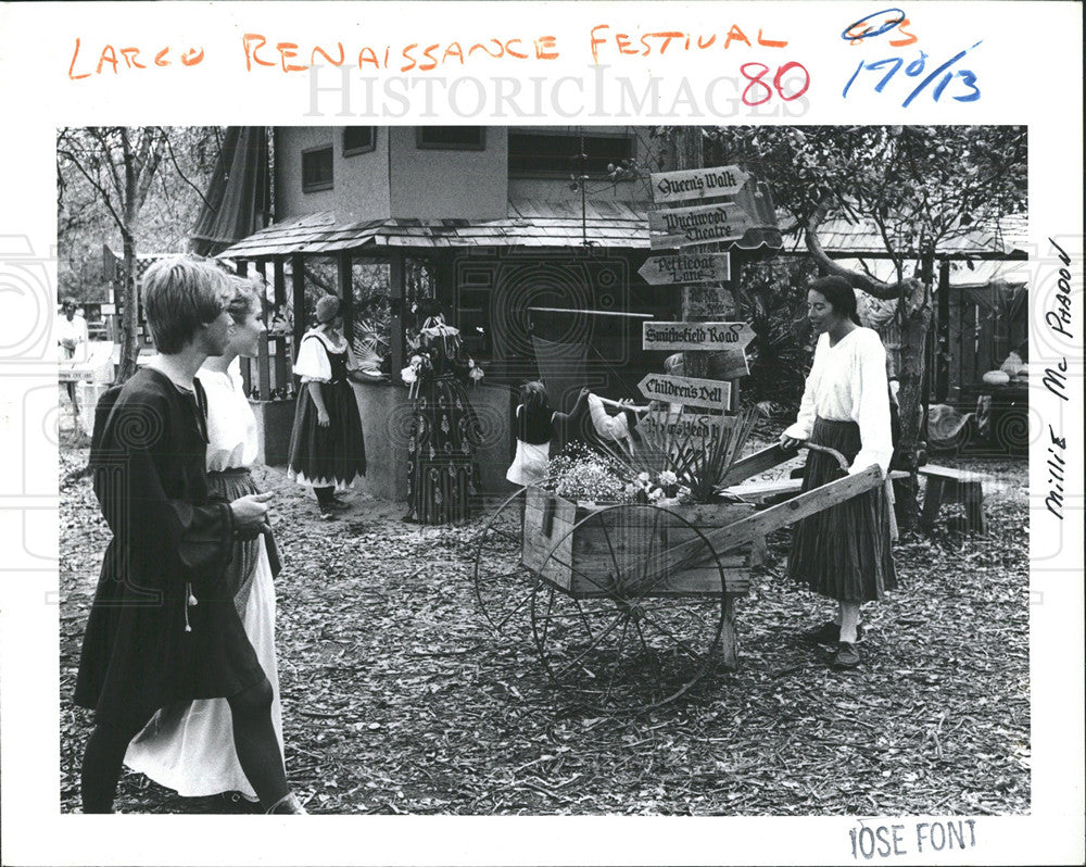 1983 Press Photo Chasco Fiesta Renaissance Festival - Historic Images