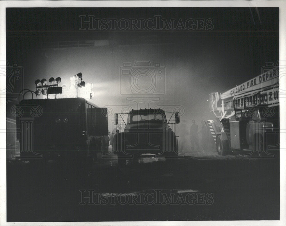 1964 Press Photo Golblatts Warehouse Fire - Historic Images