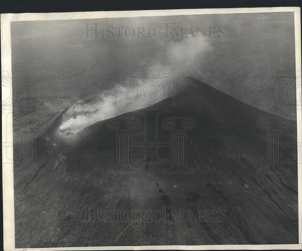 1941 Press Photo Volcano Momotombo - Historic Images