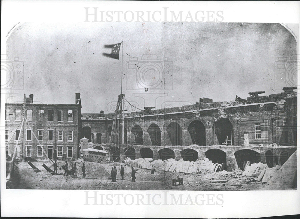 1961 Press Photo Confederate Flag Over Fort Sumter - Historic Images