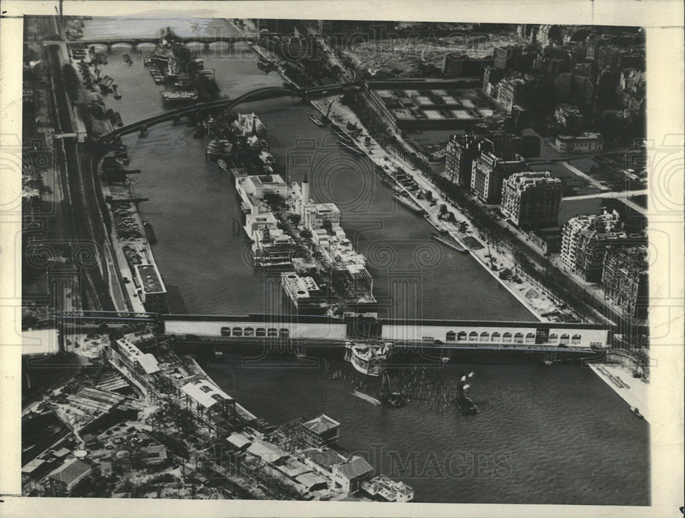 1937 Press Photo Isle of Swans Paris Exposition center - Historic Images