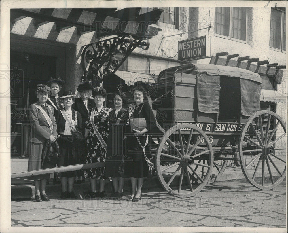1948 Daughters of America Revolution - Historic Images