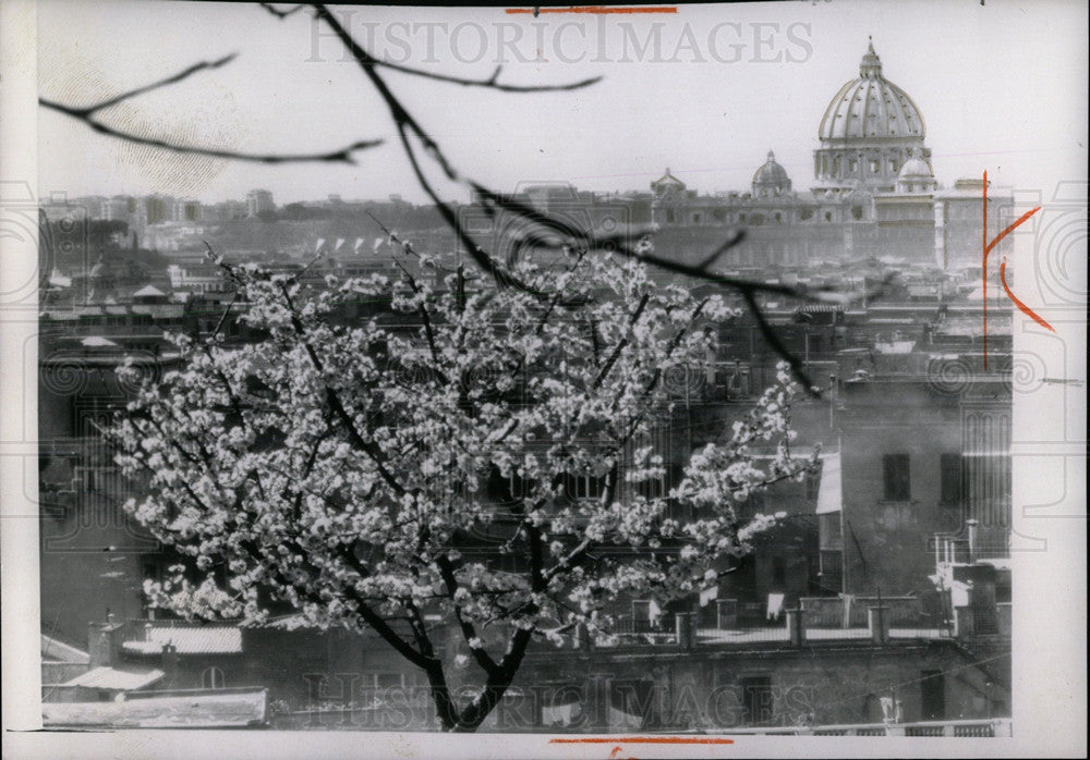 1963 Spring Return Europe Erase Memories On - Historic Images