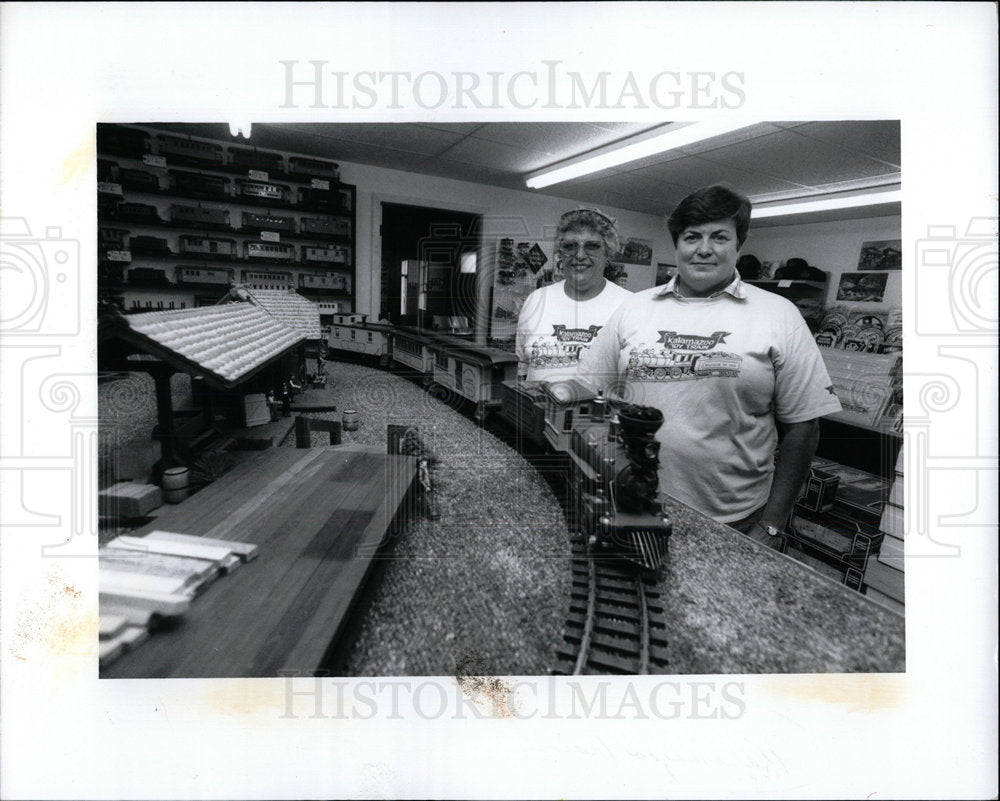 1992 Press Photo Bill Anderson railroad st Banger - Historic Images